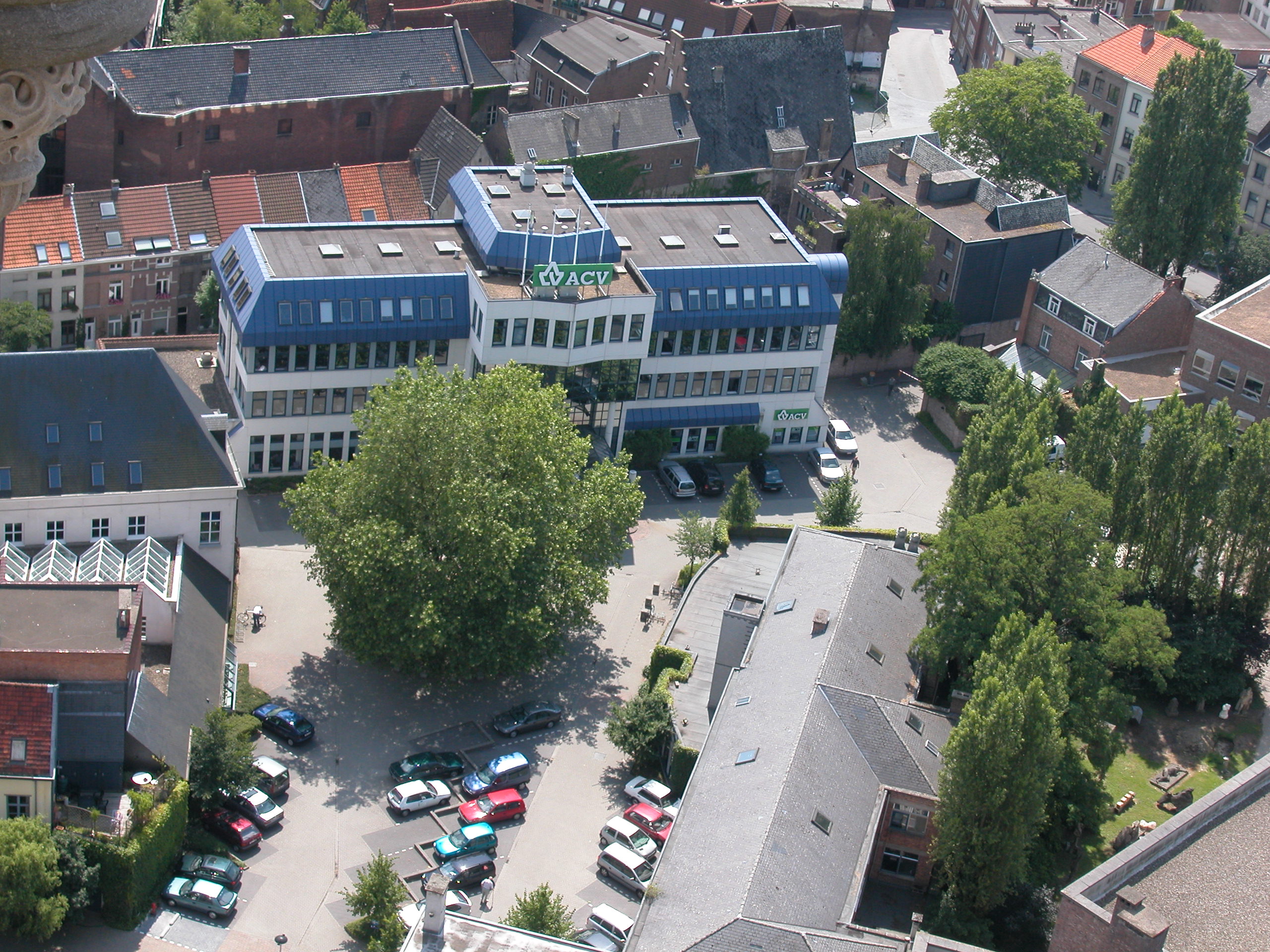 luchtfoto campus De LindePoort
